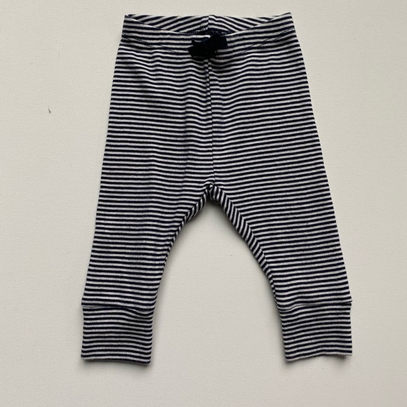 GAP Baby Sweater & Leggings Set - Picture 3 of 5